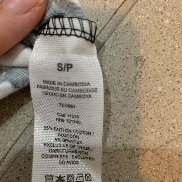 Garage tank tops EUC - Picture 4 of 4